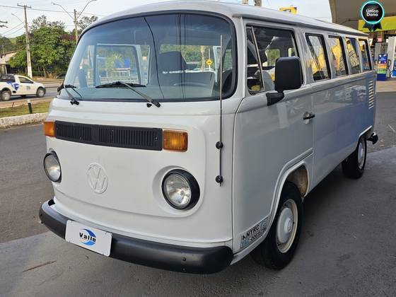 VOLKSWAGEN KOMBI 1.6 STD 8V GASOLINA 3P MANUAL
